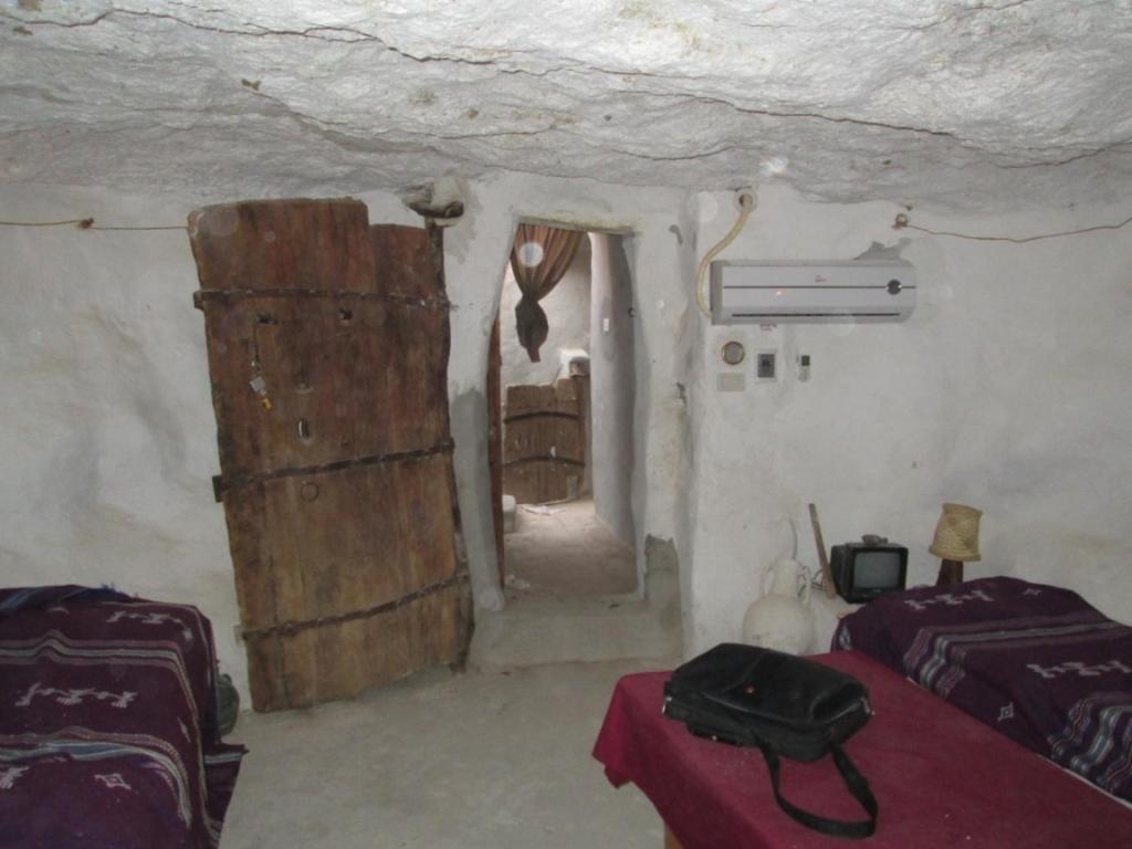 Kenza Shanīnī Quarto foto