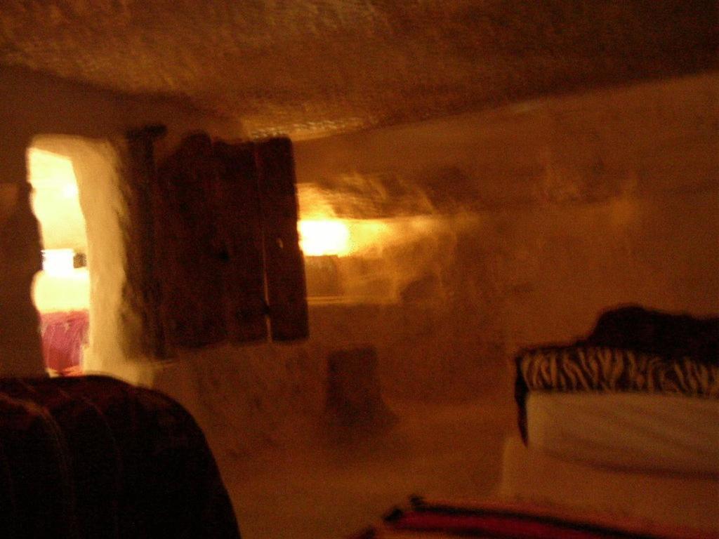 Kenza Shanīnī Quarto foto