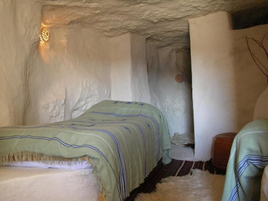 Kenza Shanīnī Quarto foto