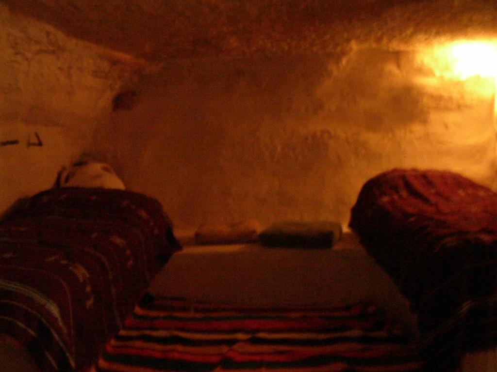 Kenza Shanīnī Quarto foto